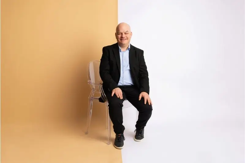 The Importance of Media Relations in the Manufacturing Sector 1 Jimmy Jolicoeur LOW